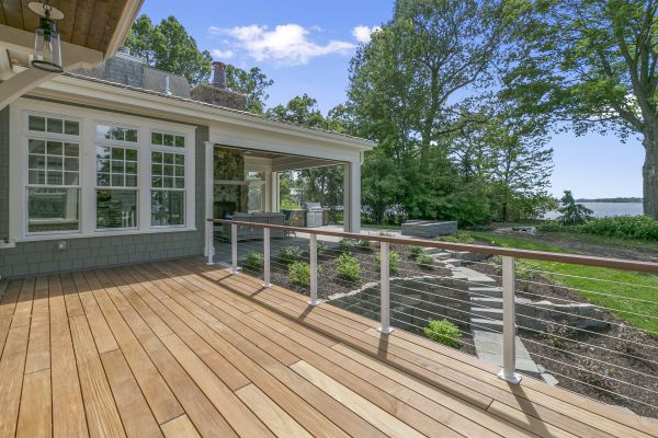 Cost of Deck Service in Everett
