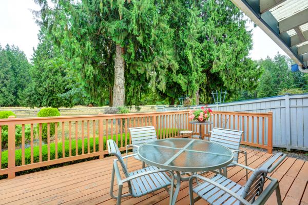 Cost of Backyard Deck Construction in Everett